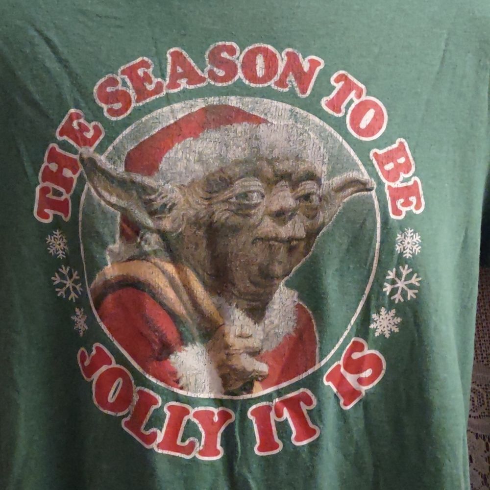 Star Wars Yoda Santa Green Red T-shirt Size L The Season To Be Jolly It Is - Picture 2 of 6